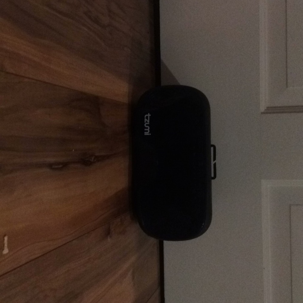 Tzumi Dream Vision VR head set